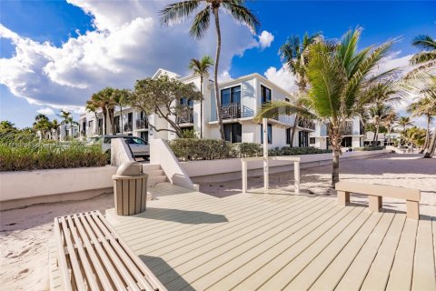 Condo in Fort Lauderdale, Florida, 2 bedrooms № 1959012 - photo 29