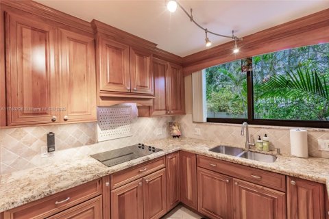 Condo in Fort Lauderdale, Florida, 2 bedrooms № 1959012 - photo 6