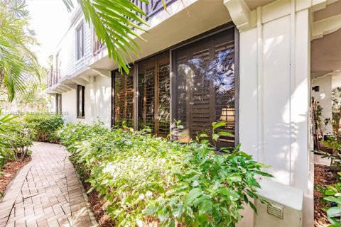 Condo in Fort Lauderdale, Florida, 2 bedrooms № 1959012 - photo 19