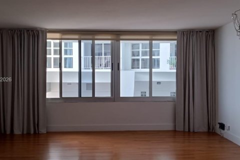 Copropriété à louer à Miami Beach, Floride: 51.28 m2 № 1997844 - photo 2