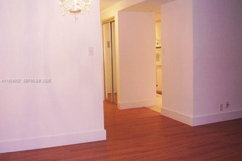 Copropriété à louer à Miami Beach, Floride: 51.28 m2 № 1997844 - photo 8