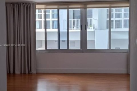 Copropriété à louer à Miami Beach, Floride: 51.28 m2 № 1997844 - photo 3