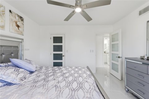 Copropriété à vendre à Pembroke Pines, Floride: 2 chambres, 135.54 m2 № 1997136 - photo 19