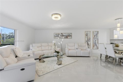 Copropriété à vendre à Pembroke Pines, Floride: 2 chambres, 135.54 m2 № 1997136 - photo 15