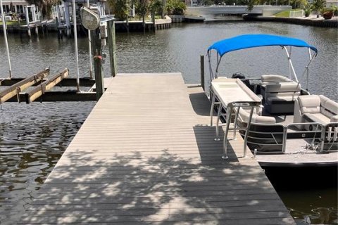 Villa ou maison à louer à Palm Harbor, Floride: 2 chambres, 130.62 m2 № 2167858 - photo 3
