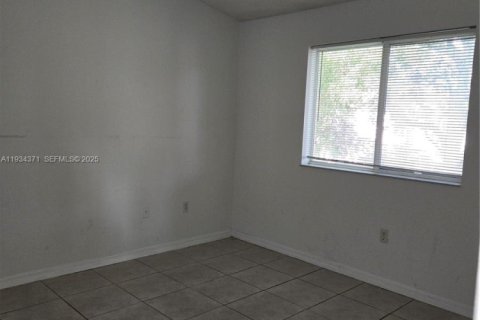 Condominio en alquiler en Homestead, Florida, 3 dormitorios, 95.13 m2 № 1992830 - foto 11