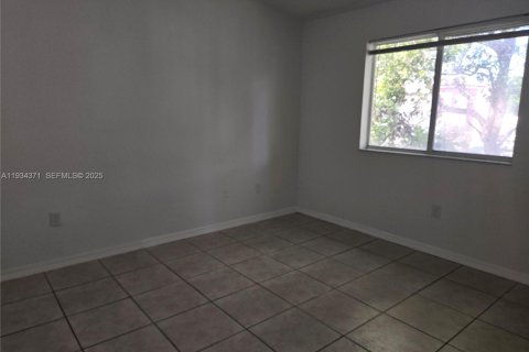 Condominio en alquiler en Homestead, Florida, 3 dormitorios, 95.13 m2 № 1992830 - foto 5