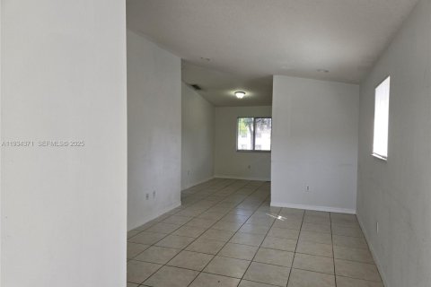 Condominio en alquiler en Homestead, Florida, 3 dormitorios, 95.13 m2 № 1992830 - foto 9