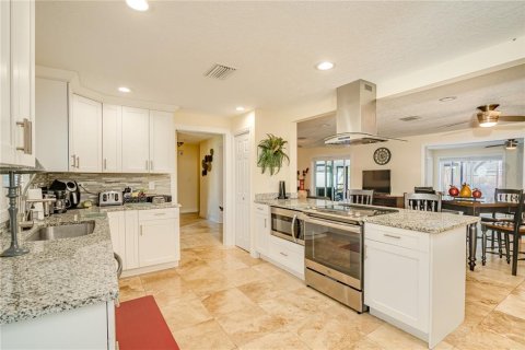 House in Clearwater, Florida 3 bedrooms, 165.18 sq.m. № 1827702 - photo 6