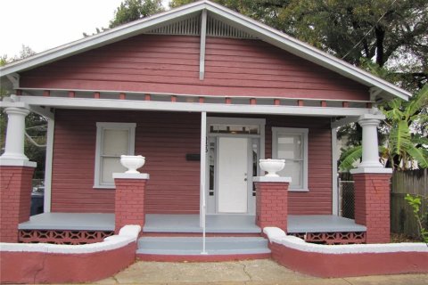 House in Tampa, Florida 3 bedrooms, 111.2 sq.m. № 2236687 - photo 2