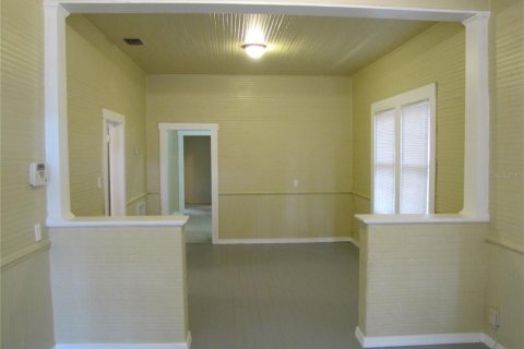 House in Tampa, Florida 3 bedrooms, 111.2 sq.m. № 2236687 - photo 6