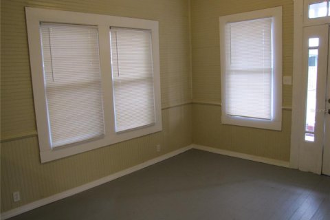 House in Tampa, Florida 3 bedrooms, 111.2 sq.m. № 2236687 - photo 4