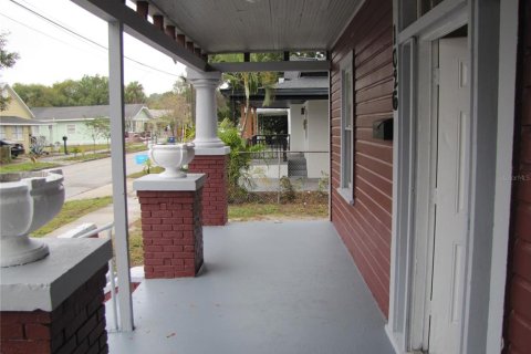 House in Tampa, Florida 3 bedrooms, 111.2 sq.m. № 2236687 - photo 3