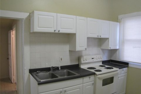House in Tampa, Florida 3 bedrooms, 111.2 sq.m. № 2236687 - photo 7