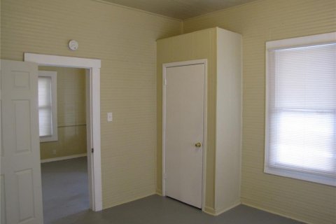 House in Tampa, Florida 3 bedrooms, 111.2 sq.m. № 2236687 - photo 12