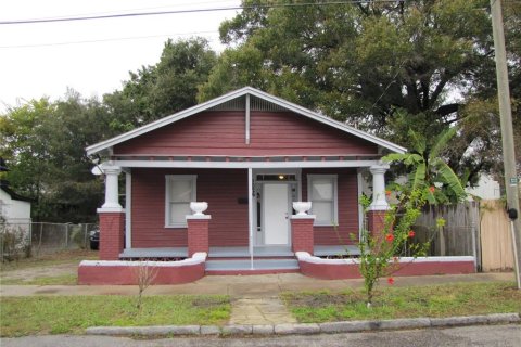 House in Tampa, Florida 3 bedrooms, 111.2 sq.m. № 2236687