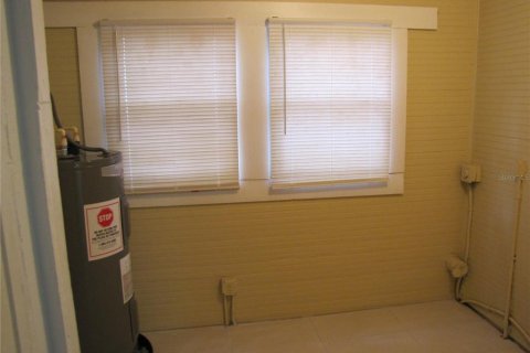 House in Tampa, Florida 3 bedrooms, 111.2 sq.m. № 2236687 - photo 13