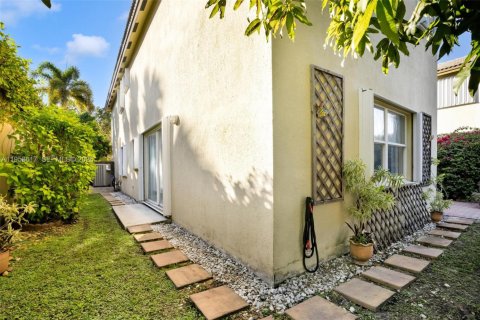 Casa en venta en Doral, Florida, 4 dormitorios, 200.11 m2 № 2019923 - foto 29