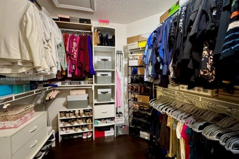 Casa en venta en Doral, Florida, 4 dormitorios, 200.11 m2 № 2019923 - foto 18