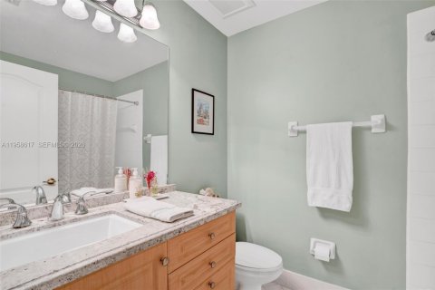 Casa en venta en Doral, Florida, 4 dormitorios, 200.11 m2 № 2019923 - foto 24