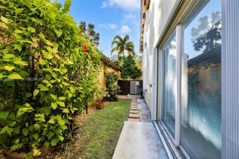 Casa en venta en Doral, Florida, 4 dormitorios, 200.11 m2 № 2019923 - foto 30