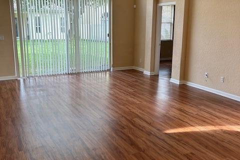 Villa ou maison à louer à St. Lucie, Floride: 3 chambres, 127.93 m2 № 2147261 - photo 2