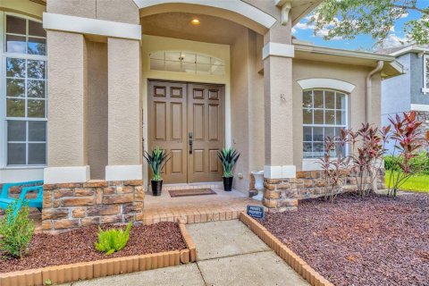 House in Land O' Lakes, Florida 5 bedrooms, 303.23 sq.m. № 1847163 - photo 2