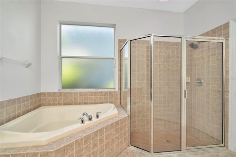 House in Land O' Lakes, Florida 5 bedrooms, 303.23 sq.m. № 1847163 - photo 30