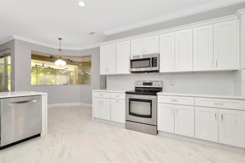 House in Land O' Lakes, Florida 5 bedrooms, 303.23 sq.m. № 1847163 - photo 17
