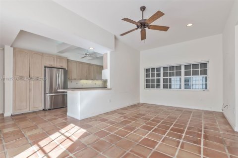 Casa en venta en Palmetto Bay, Florida, 4 dormitorios, 311.22 m2 № 1984178 - foto 9