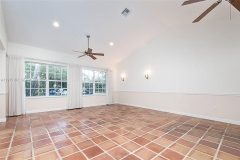 Casa en venta en Palmetto Bay, Florida, 4 dormitorios, 311.22 m2 № 1984178 - foto 5