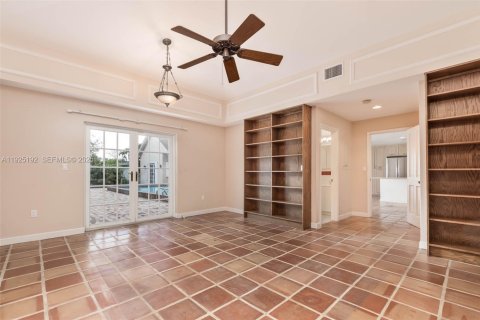 Casa en venta en Palmetto Bay, Florida, 4 dormitorios, 311.22 m2 № 1984178 - foto 11