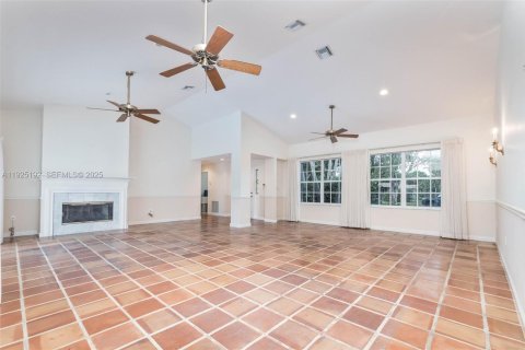 Casa en venta en Palmetto Bay, Florida, 4 dormitorios, 311.22 m2 № 1984178 - foto 4