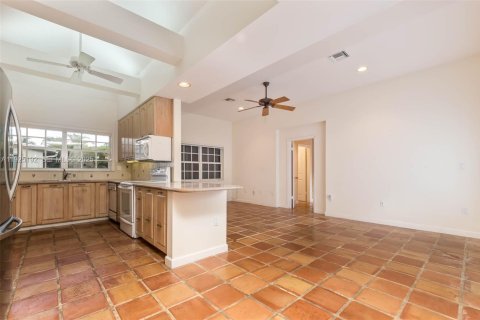 Casa en venta en Palmetto Bay, Florida, 4 dormitorios, 311.22 m2 № 1984178 - foto 6