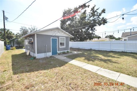 Apartment in Saint Petersburg, Florida 27.87 sq.m. № 2390950 - photo 2