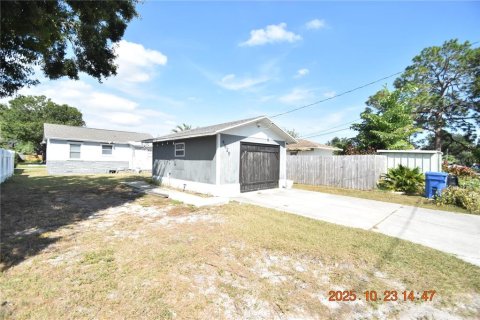 Apartment in Saint Petersburg, Florida 27.87 sq.m. № 2390950 - photo 4