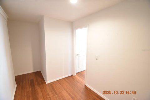 Apartment in Saint Petersburg, Florida 27.87 sq.m. № 2390950 - photo 13