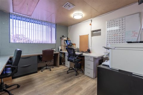 Купить коммерческую недвижимость в Уиллистон, Флорида 116.13м2, № 2218553 - фото 12