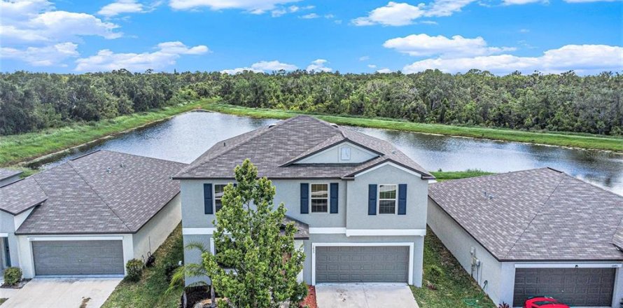 House in Ruskin, Florida 4 bedrooms, 244.8 sq.m. № 1783381