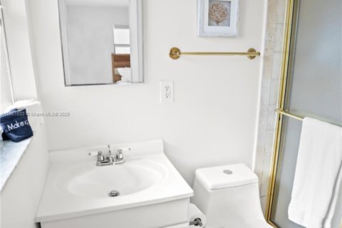 House in Deerfield Beach, Florida 4 bedrooms, 189.33 sq.m. № 1891009 - photo 28