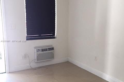Apartamento en alquiler en Miami, Florida, 27.87 m2 № 2069199 - foto 5