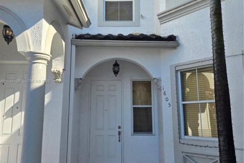 House in Doral, Florida 4 bedrooms, 164.99 sq.m. № 1994184 - photo 1