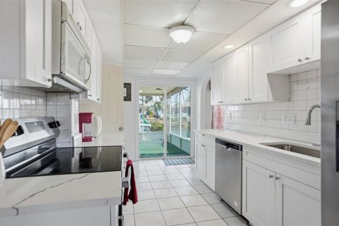 Villa ou maison à vendre à Hudson, Floride: 3 chambres, 159.42 m2 № 2136253 - photo 11