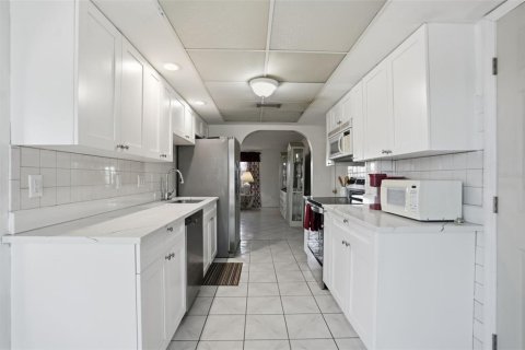 Villa ou maison à vendre à Hudson, Floride: 3 chambres, 159.42 m2 № 2136253 - photo 16
