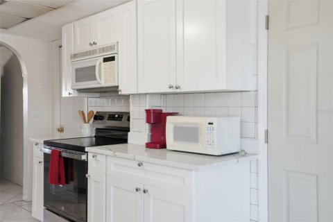 Villa ou maison à vendre à Hudson, Floride: 3 chambres, 159.42 m2 № 2136253 - photo 15
