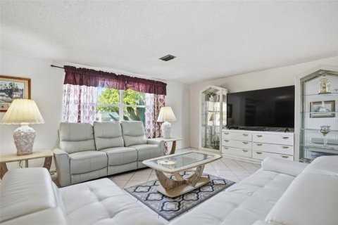 Villa ou maison à vendre à Hudson, Floride: 3 chambres, 159.42 m2 № 2136253 - photo 6