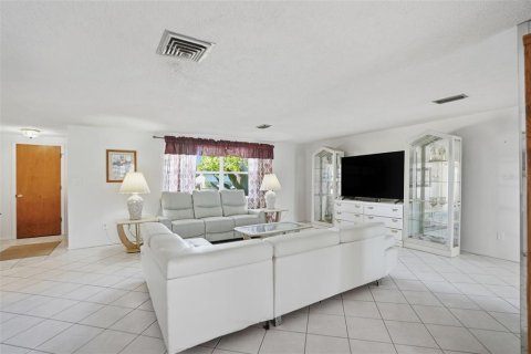 Villa ou maison à vendre à Hudson, Floride: 3 chambres, 159.42 m2 № 2136253 - photo 9