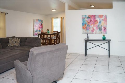 House in Tampa, Florida 4 bedrooms, 125.33 sq.m. № 2098352 - photo 30