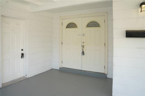 House in Tampa, Florida 4 bedrooms, 125.33 sq.m. № 2098352 - photo 4