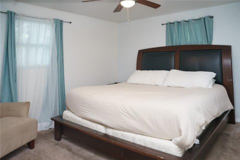 House in Tampa, Florida 4 bedrooms, 125.33 sq.m. № 2098352 - photo 19